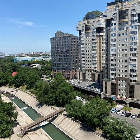 Квартира В Центре Алматы Exterior photo
